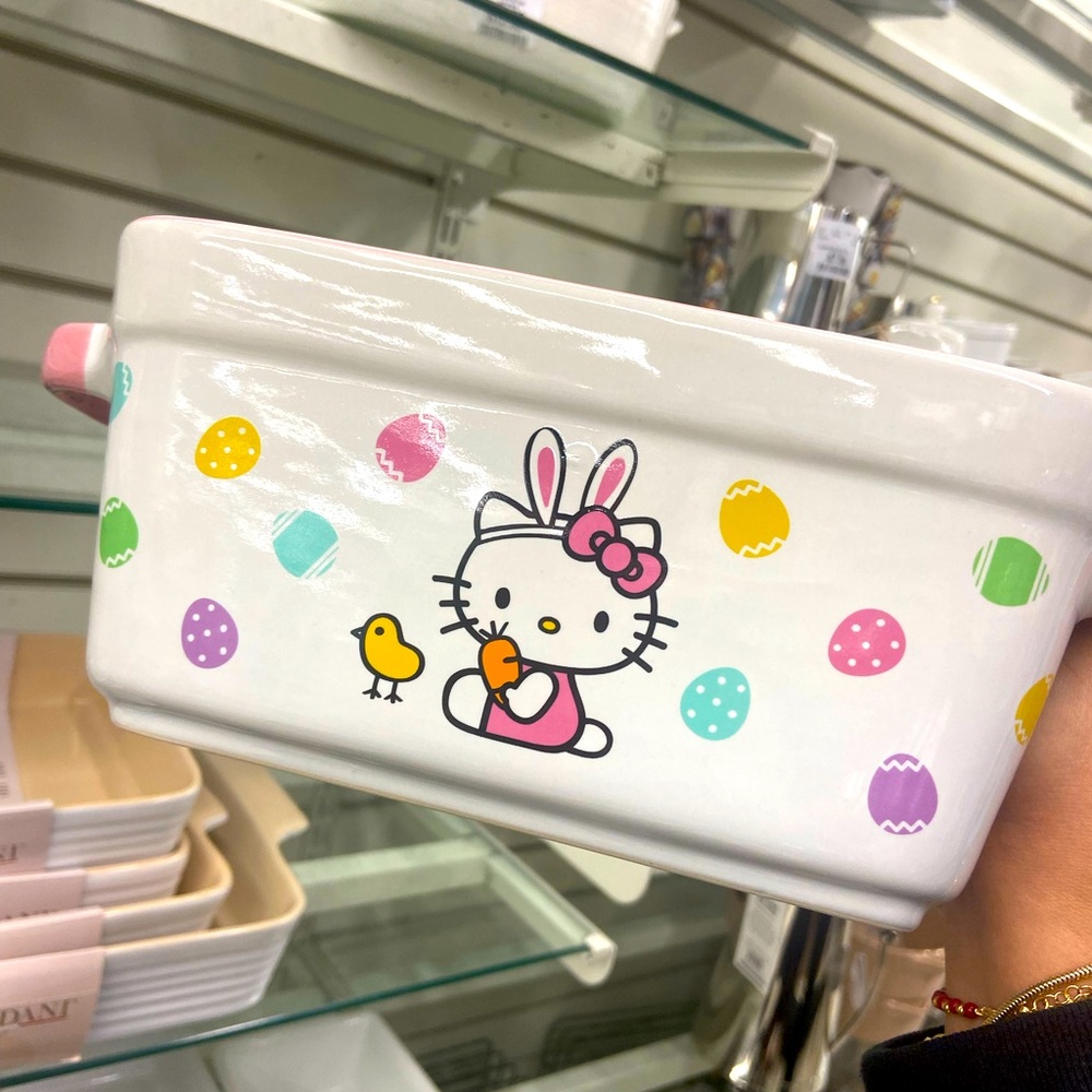Brand New 2024 Hello Kitty Spring Loaf Pans